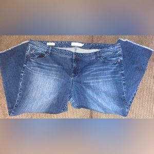 Torrid boyfriend cut off jeans size 24